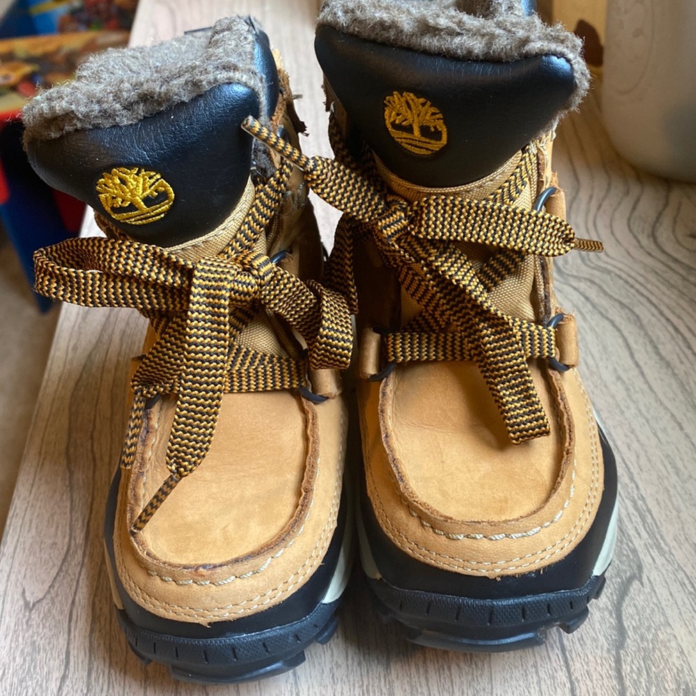 Boys timberland snow/rain boots, toddler 7